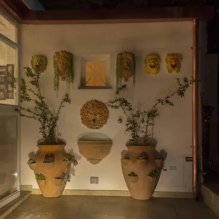 Casa Latina Bed & Breakfast 3*