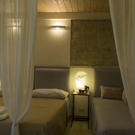 Casa Latina Nocleg ze śniadaniem 3*